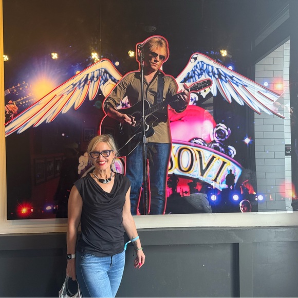 Meet the Posher Tara - Picture 3 of 9